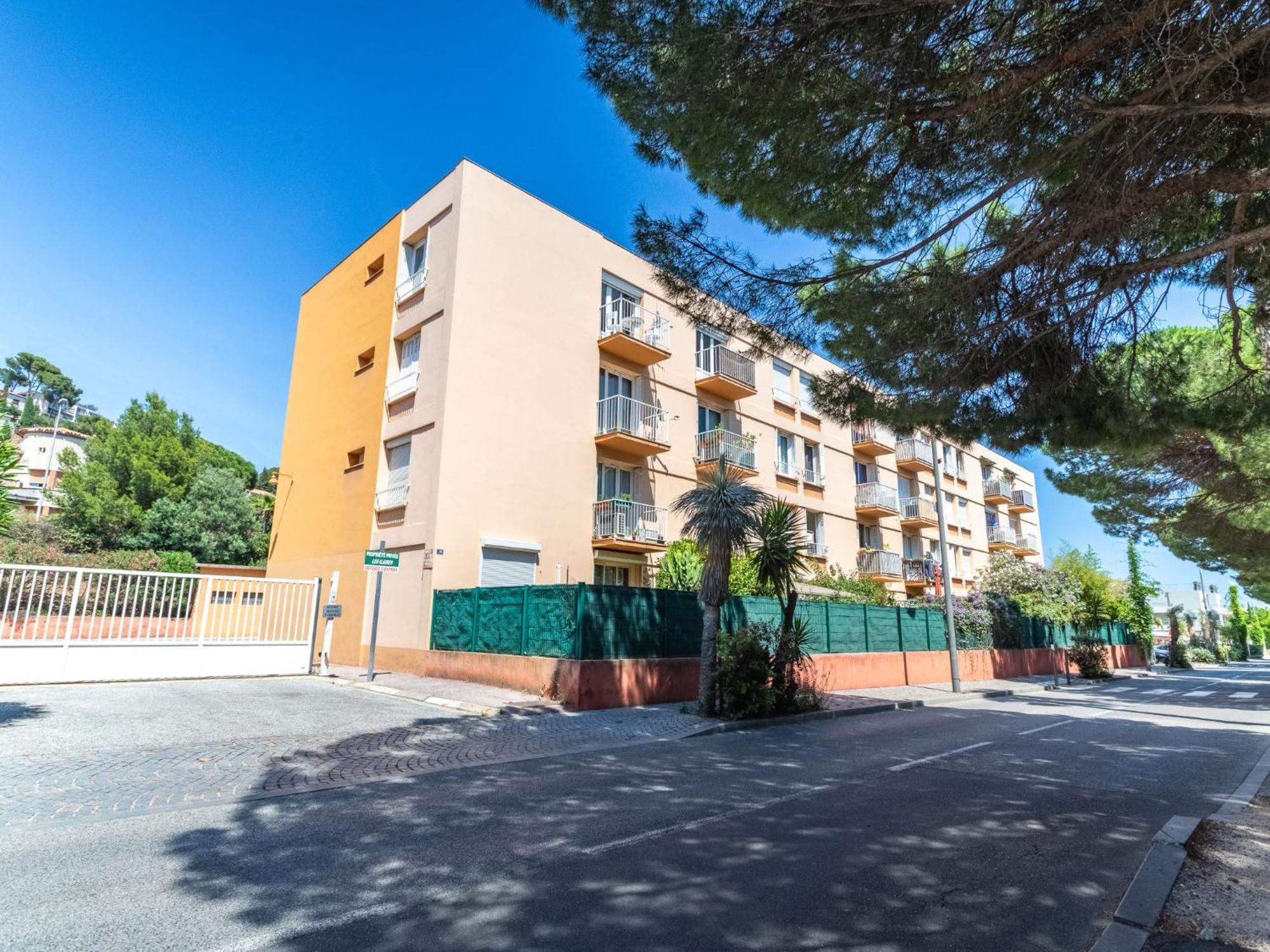 Apartment Les Ilaires By Interhome لو لا فاندو المظهر الخارجي الصورة
